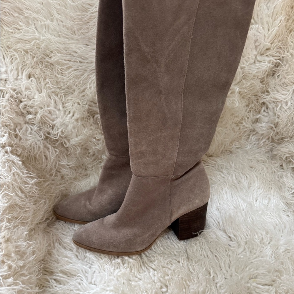 Tan suede leather Women's Boots - pointed toe size 7.5 - Picture 2 of 10